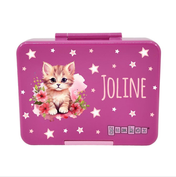 znünibox kinder, znünibox kinder personalisiert, znünibox, znünibox personalisiert, yumbox, yumbox personalisiert, yumbox mini personalisiert, yumbox midi, yumbox snack personalisiert, yumbox mädchen, yumbox mädchen personalisiert, lunchbox, lunchbox kinder, lunchbox kinder personalisiert, znünibox unterteilt, lunchbox mit fächern, znünibox auslaufsicher